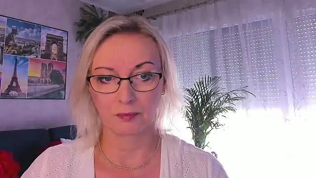 vanessa chat online show from July 2, 1:28 pm
