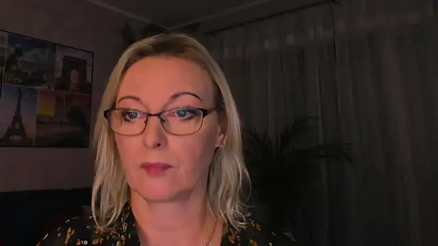 vanessa chat online show from July 28, 7:39 pm