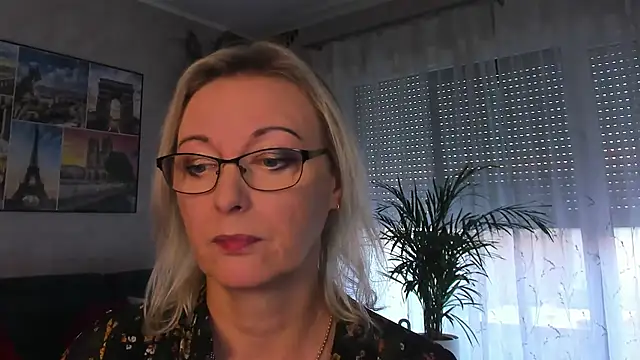 vanessa chat online show from July 28, 6:20 pm