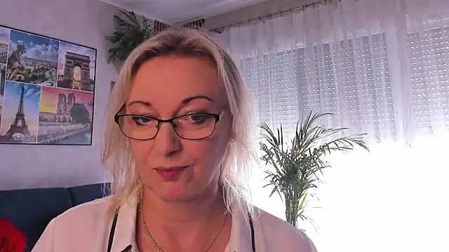 vanessa chat online show from July 7, 1:25 pm