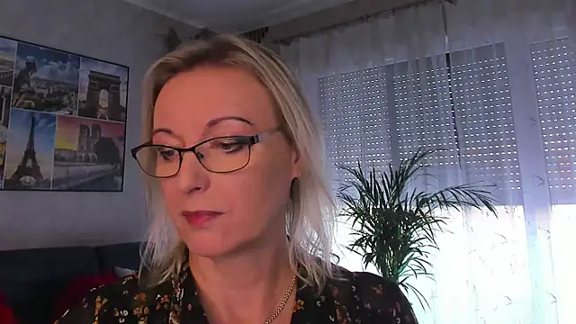 vanessa chat online show from July 28, 5:02 pm