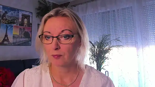 vanessa chat online show from June 22, 1:30 pm