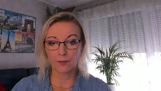 vanessa chat online show from July 29, 1:22 pm