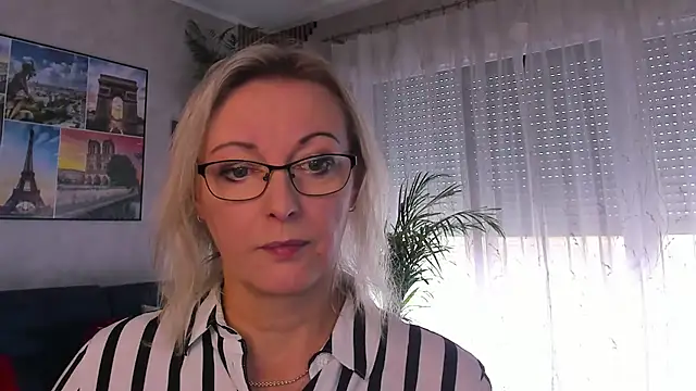 vanessa chat online show from July 23, 1:19 pm