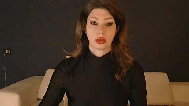 WhiteQueen888 online show from December 5, 1:45 pm