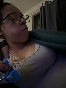 Alliejay online show from May 18, 3:49 am