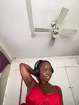 LuciousLips96 online show from June 26, 8:59 am