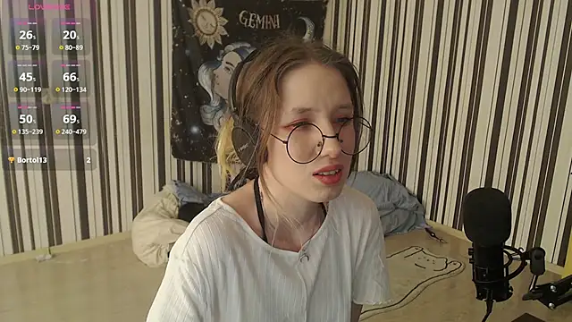 Snapshot of _Hanna_Moon_ chatting on October 3, 10:31 am Hanna Moon online show from October 3, 10:31 am