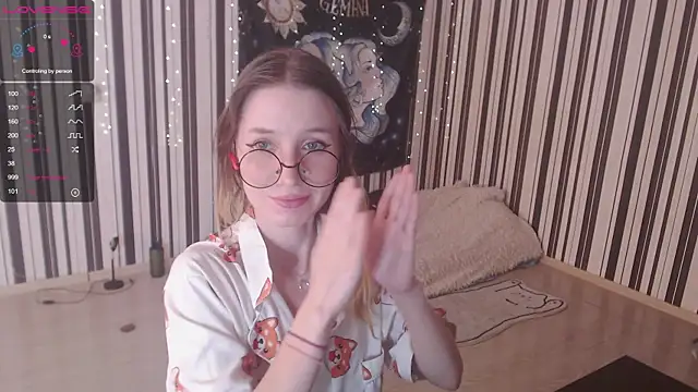 Snapshot of _Hanna_Moon_ chatting on September 11, 10:15 am Hanna Moon online show from September 11, 10:15 am
