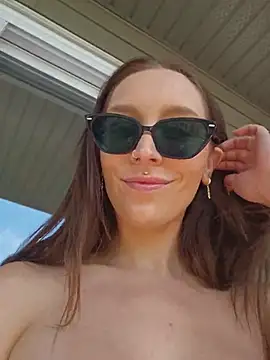 LilyOrion online show from July 5, 8:14 pm