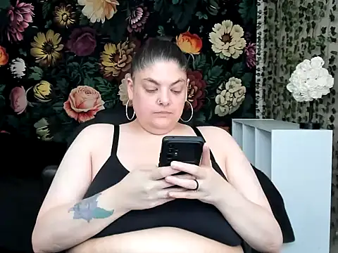 Exxxotic Melons online show from May 16, 10:42 pm