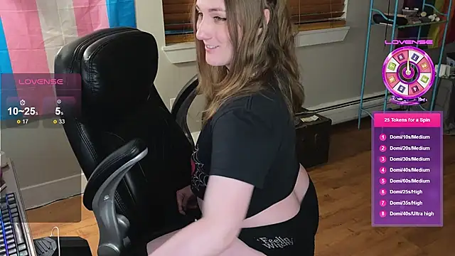 luluvaladon online show from November 6, 5:57 am