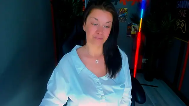 AnaMills online show from June 6, 8:37 pm