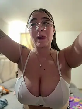 vaneelee online show from December 20, 3:21 am