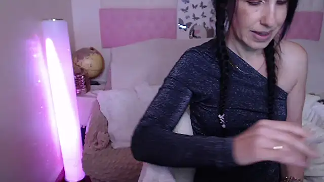 -carla- online show from November 25, 3:25 pm