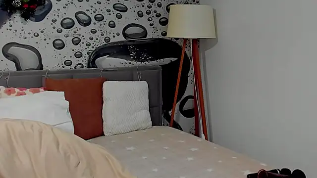 AlmaFancy online show from December 15, 7:35 am