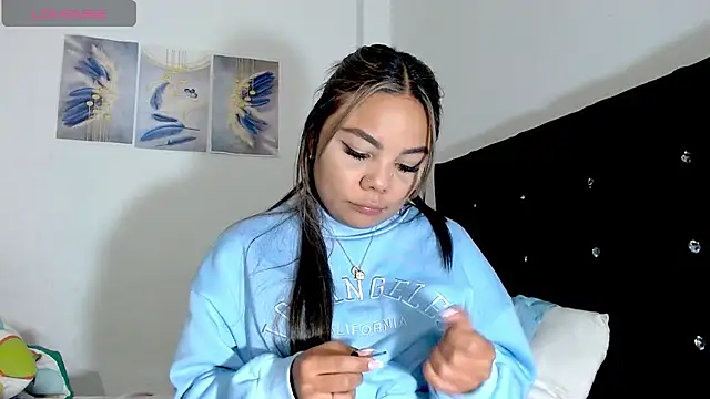 Kylie loveee online show from March 12, 1:30 am