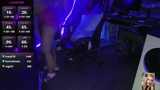 Blondiewithanass online show from November 12, 1:09 pm