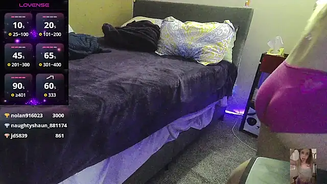 Blondiewithanass online show from January 16, 6:42 am