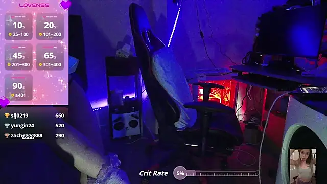 Blondiewithanass online show from October 2, 12:43 pm