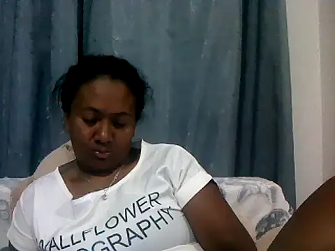Snapshot of sexyladii chatting on October 7, 5:17 pm sexyladii online show from October 7, 5:17 pm