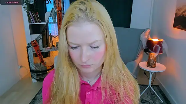 Laly Peach online show from October 25, 12:35 pm