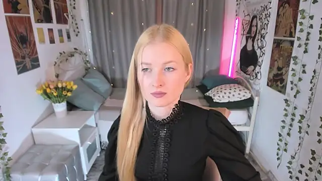 Laly Peach online show from November 11, 4:04 pm