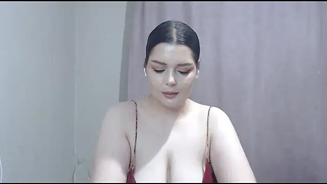 ohhhMie online show from July 28, 6:31 pm