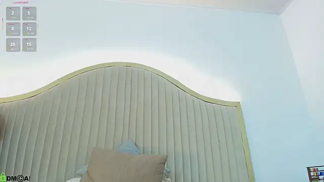 dalilasaadi  online show from October 22, 4:23 pm