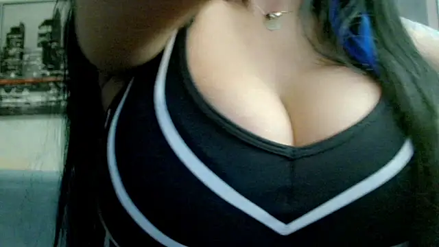 stormylana online show from June 12, 7:49 am