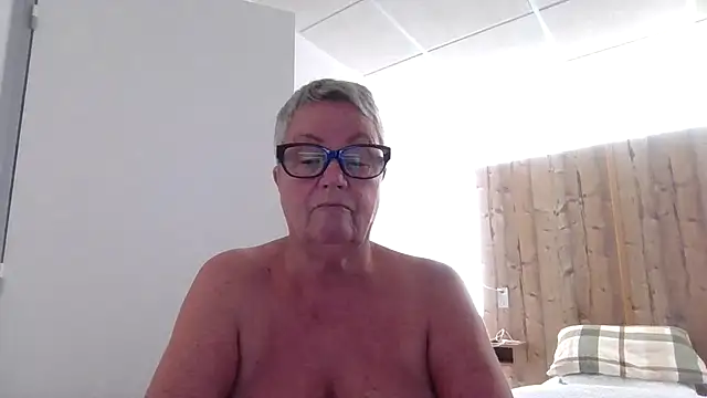 Snapshot of GrannyChrissy68 chatting on September 19, 7:57 pm GrannyChrissy68 online show from September 19, 7:57 pm