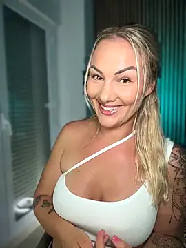 NastyMilf  online show from April 27, 7:11 pm