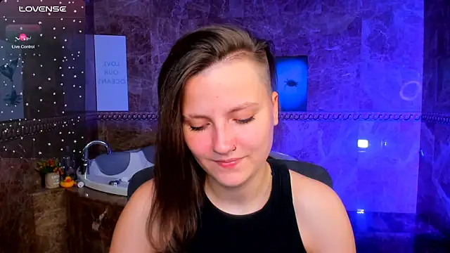 MelindaTin online show from July 2, 1:38 am