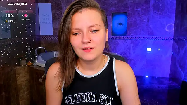 MelindaTin online show from August 1, 1:40 am