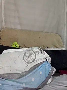 Snapshot of estrella_tasty chatting on October 21, 3:54 am estrella tasty online show from October 21, 3:54 am