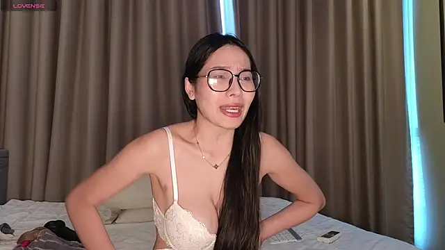 Snapshot of LucyNuty chatting on October 11, 7:13 am LucyNuty online show from October 11, 7:13 am