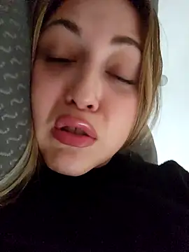 sofiabichota online show from October 29, 3:04 pm