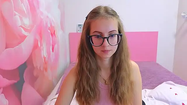 AliceAdams online show from December 5, 8:25 am