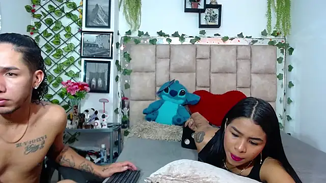 Mollyxdamiam online show from November 14, 4:34 am