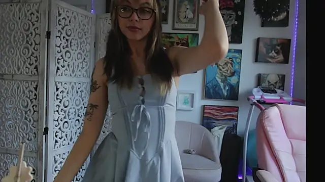 makiyahbelle online show from July 27, 4:31 am