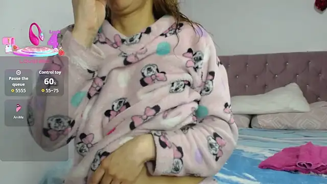 Snapshot of cristin_doll_ chatting on October 5, 3:06 pm cristin doll online show from October 5, 3:06 pm