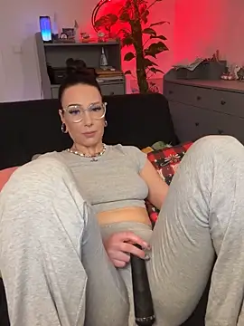 Trixie-Tainted online show from December 4, 5:14 pm