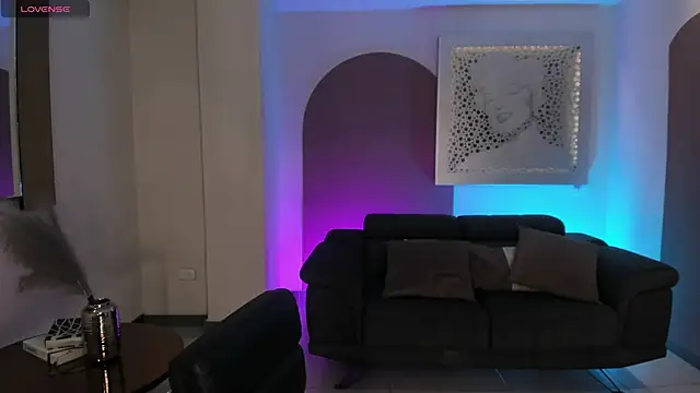 MorganHicks online show from June 8, 11:55 am