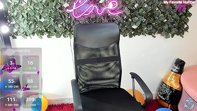 DestinyHills online show from July 4, 12:23 pm