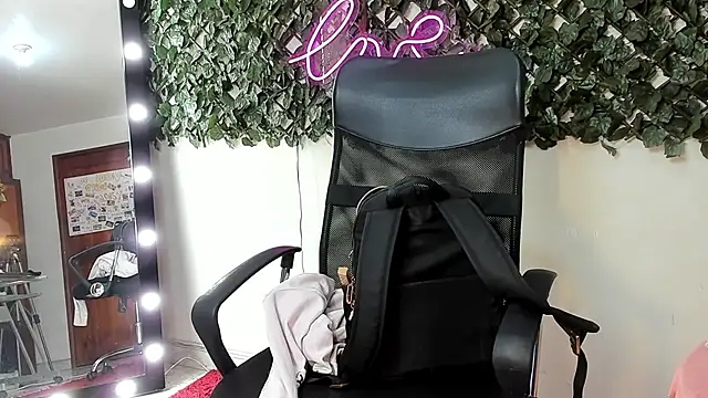 DestinyHills online show from July 14, 11:48 am