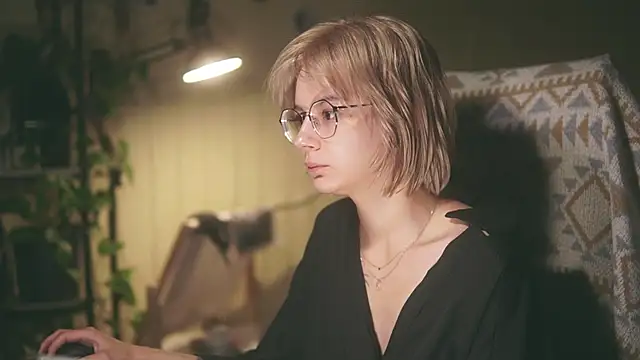 alyssa sweet online show from June 16, 4:46 am