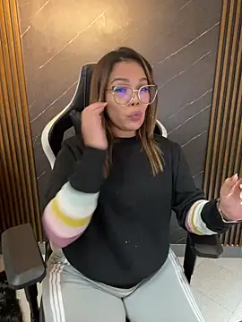 KellyBrooklyn  online show from February 18, 3:55 pm