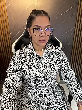 KellyBrooklyn  online show from February 21, 3:57 pm