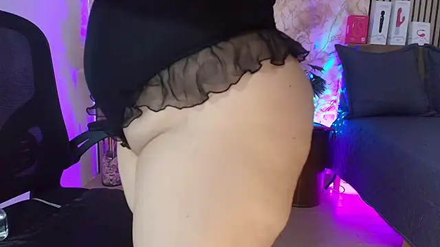 JuliRamirez online show from September 20, 12:47 pm