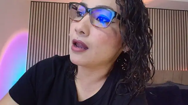 JuliRamirez online show from July 6, 1:16 pm